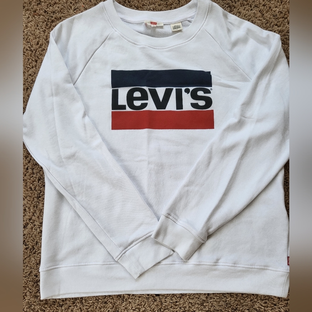 Womens Levis swearshirt